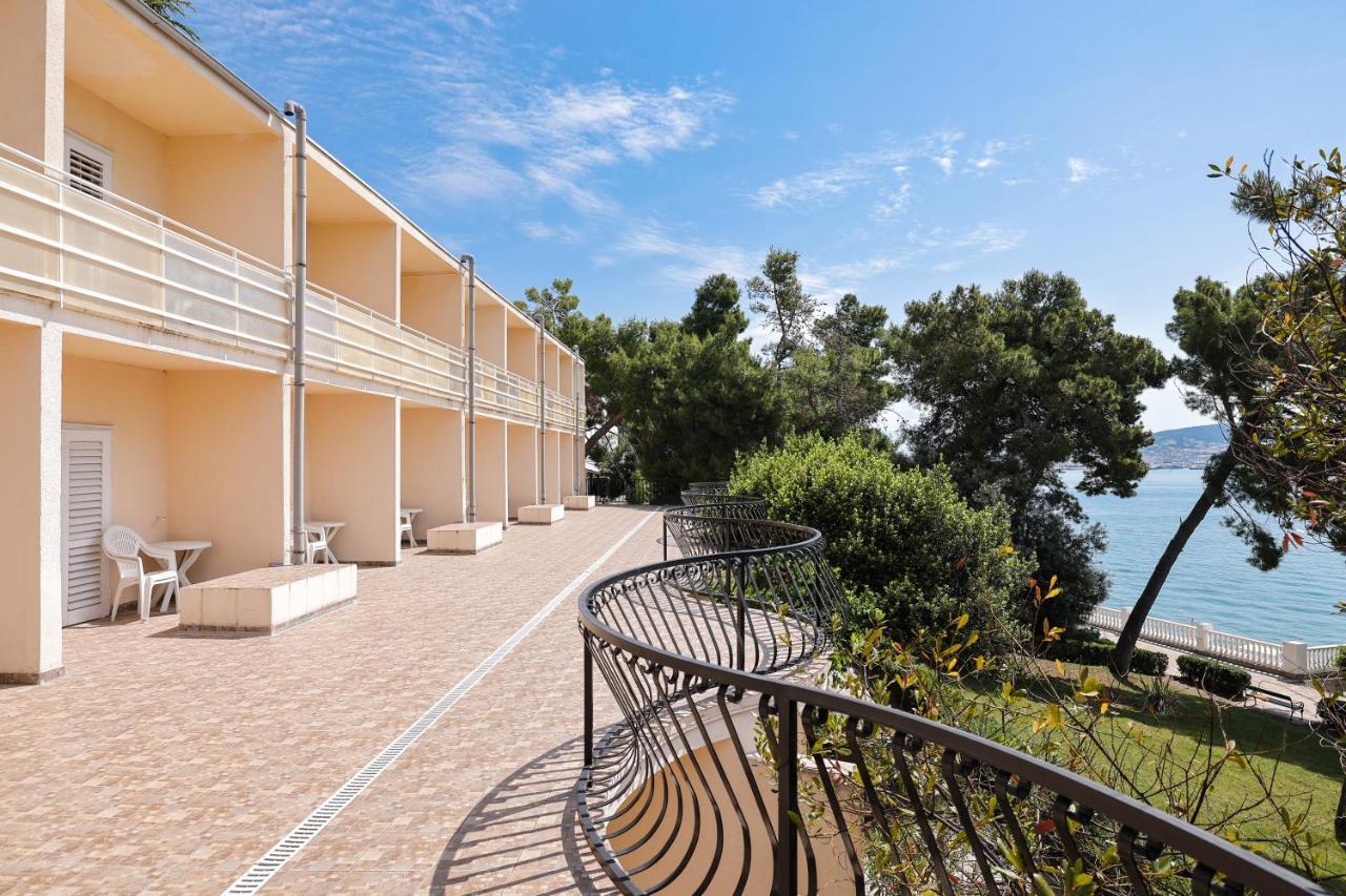 Val Hotel 3*