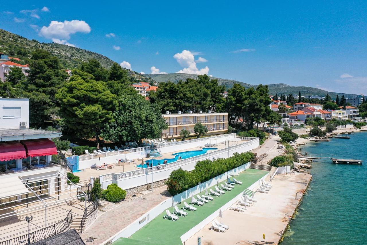 Val Hotel 3*
